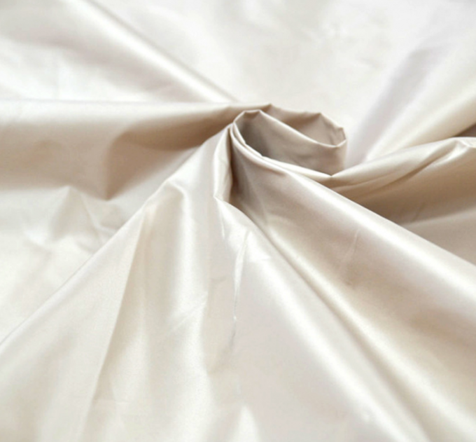 Plain Dyed Patterned Taffeta Fabric , 100% Polyester Ivory Taffeta Fabric