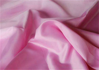China Colorful Plain Polyester Taffeta Fabric 300T 50 * 50D 63 Gsm Comfortable supplier